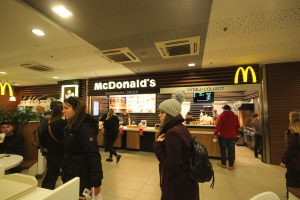 McDonald's v obchodním centru Flora v Praze