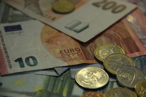 Od hospodářského rozvoje po neformální sebeorganizaci: mikropodniky a místní organizace v Chile
