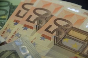 Jak fungují neziskovky: Kam mizí naše peníze?