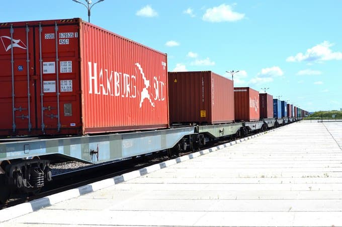 Uzbekistán a Rusko společně vypustily první kontejnerový vlak z Číny