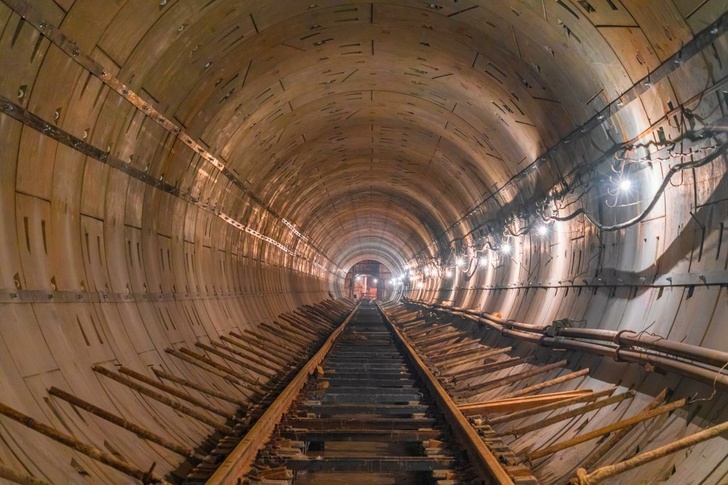Jeden z nejobtížnějších průniků tunelem byl dokončen na trase metra Big Circle
