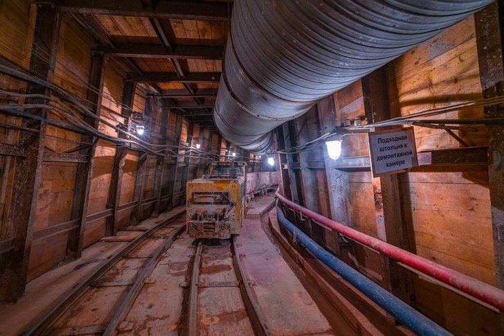 Jeden z nejobtížnějších průniků tunelem byl dokončen na trase metra Big Circle
