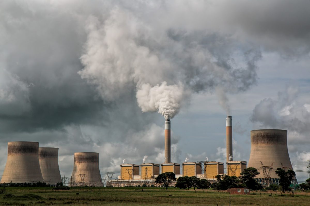 Čína staví uhelné elektrárny rekordním tempem